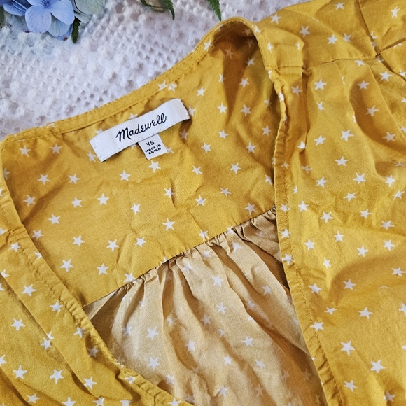 Madewell Size xs Mustard yellow star print top with side tie - Picture 3 of 9